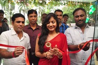 Madhavi Latha Launches Shree Parinayaa Sarees Showroom